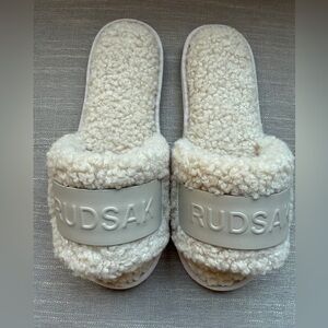 RUDSAK Ivory Teddy Slides